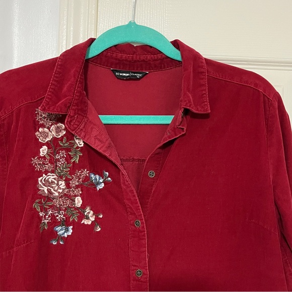 LC WALKIKI corduroy Floral Embroidery Button Front Shirt, size 40 (Large) - Picture 3 of 5